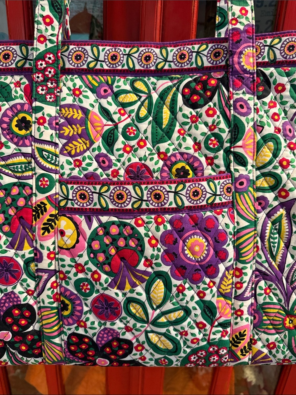 VERA BRADLEY Get Carried Away Extra Large Tote in Viva La Vera Pattern - Picture 3 of 11